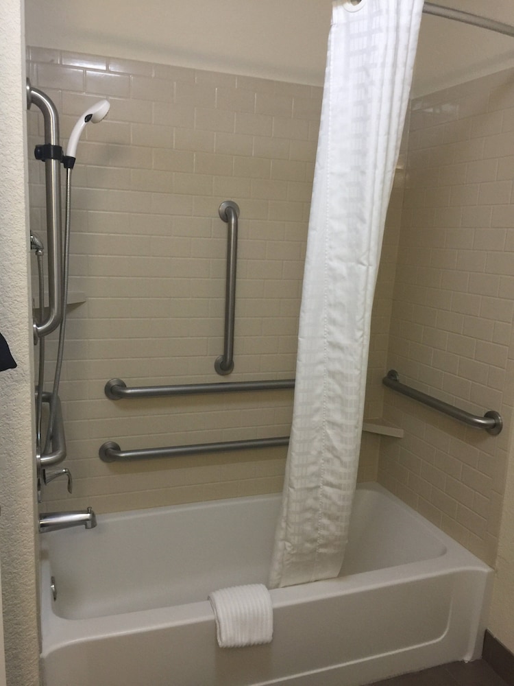 Candlewood Suites Woodward 41/42