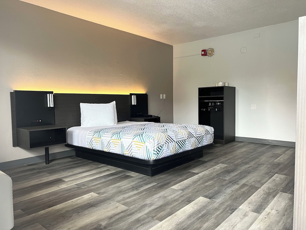 Motel6 Middleburg Heights, OH - Cleveland 13/49