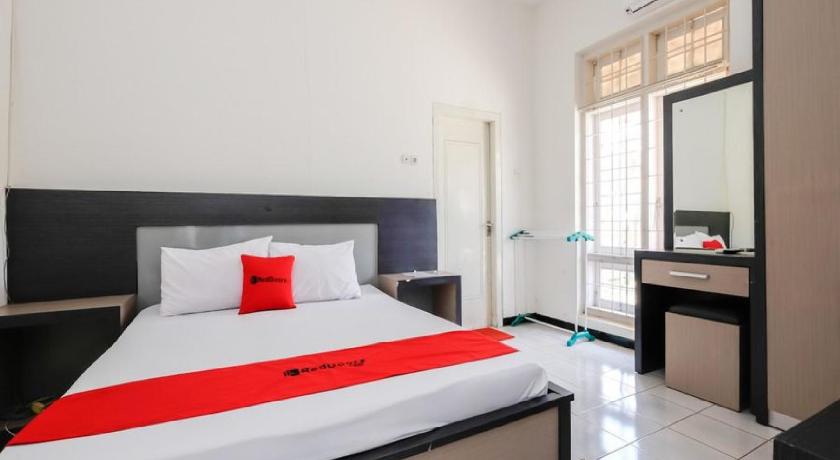 RedDoorz near Moro Mall Purwokerto 23/43