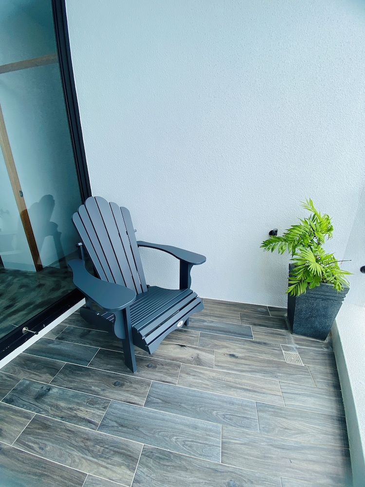 Minimi Inn - Sailrock Beach House 62/66