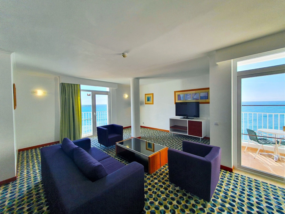 Casa de Sada Algarve Beach Resort, Curio Collection by Hilton 15/27