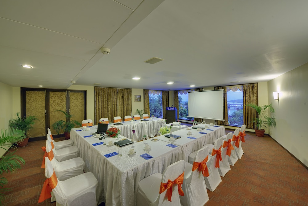 The Crown Goa 60/66