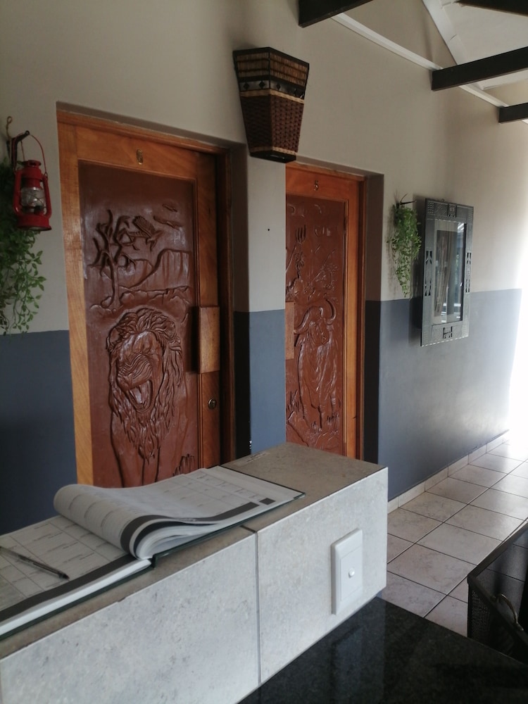 Ibis Place Guest House 20/50