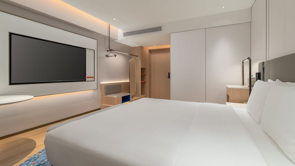 Standard, King Bed