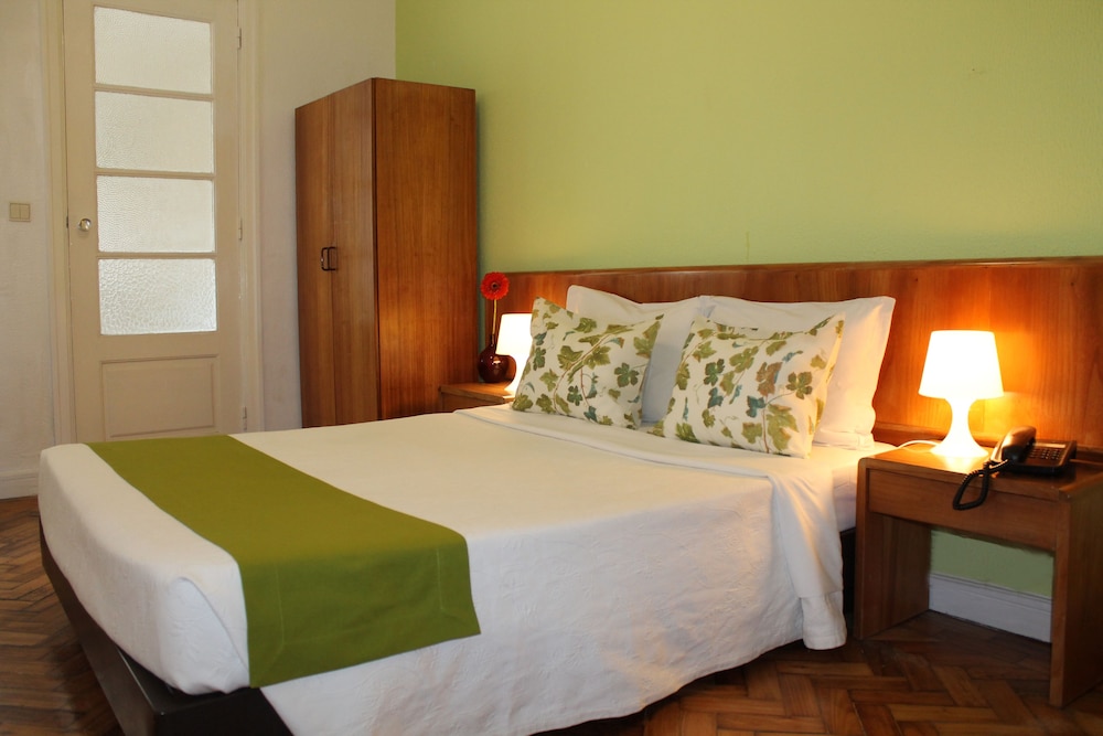 Poveira Hotel 10/24
