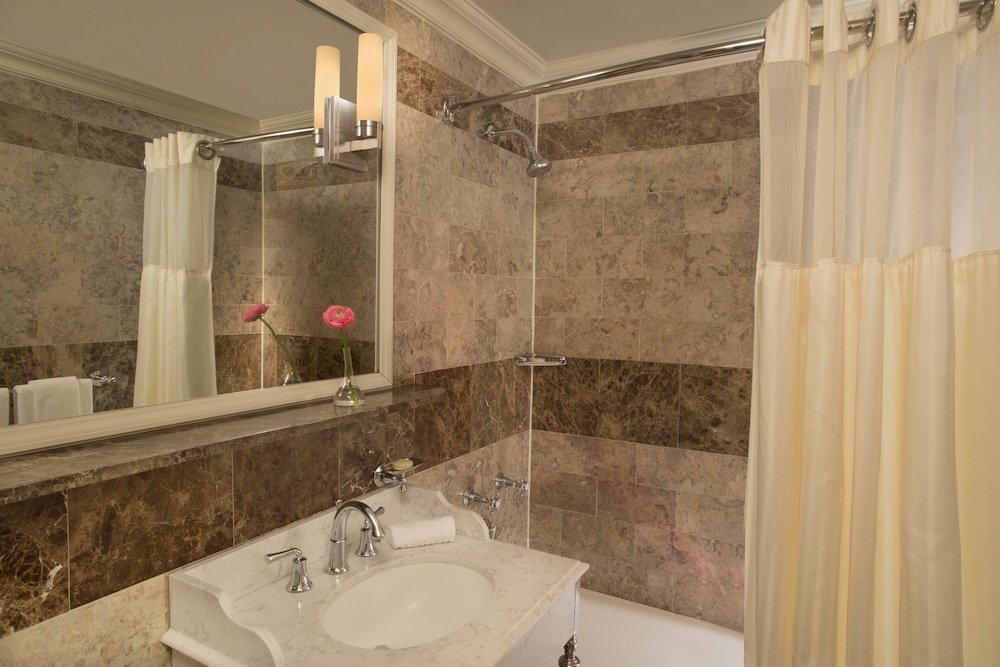 Warwick Hotel New York 20/61