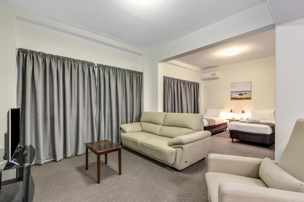 Rockhampton Riverside Central 27/47