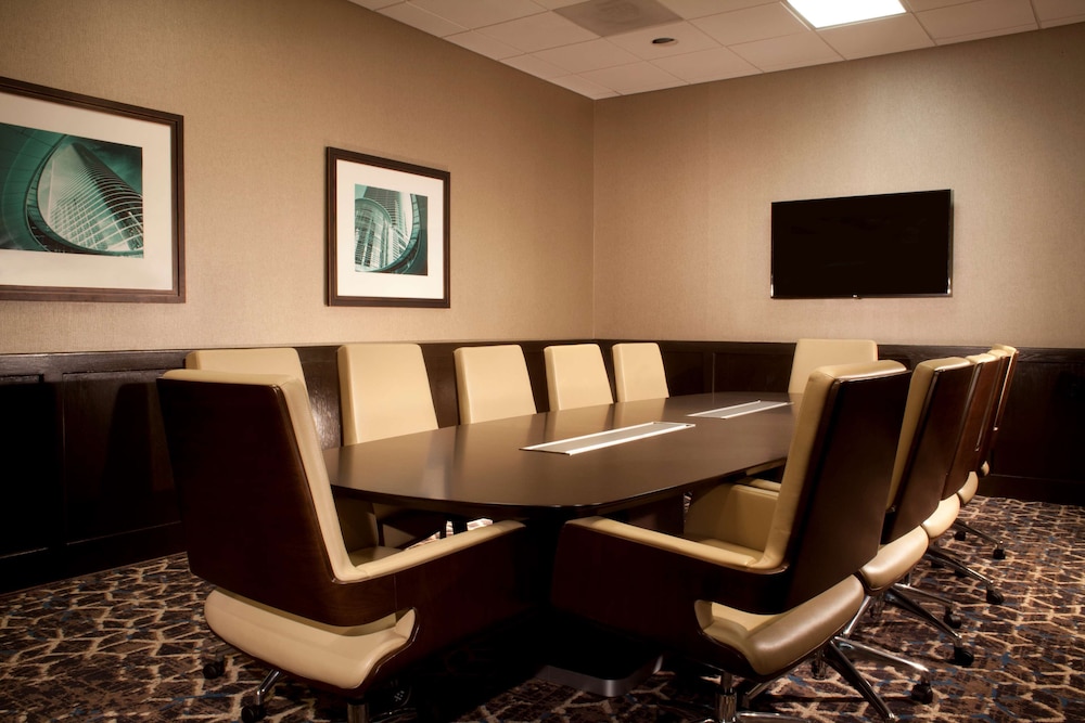 Embassy Suites Galleria 46/50