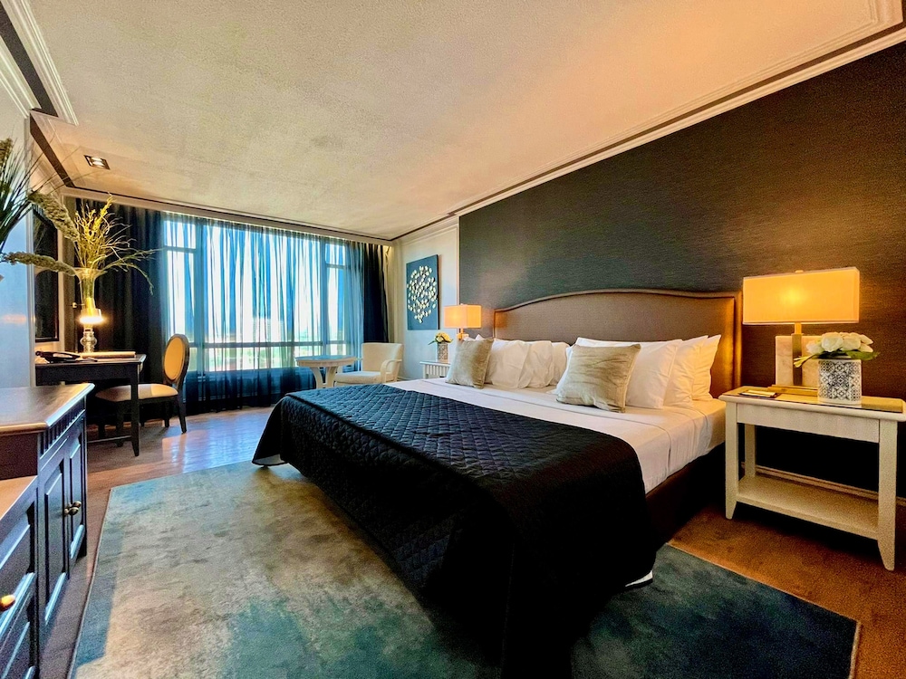 Grand Regal Hotel Davao 10/50