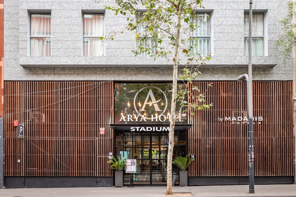 Arya Stadium Hotel 2/68