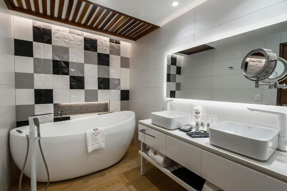 First Class Hotel Providencia By Fch Adults Only 16/50