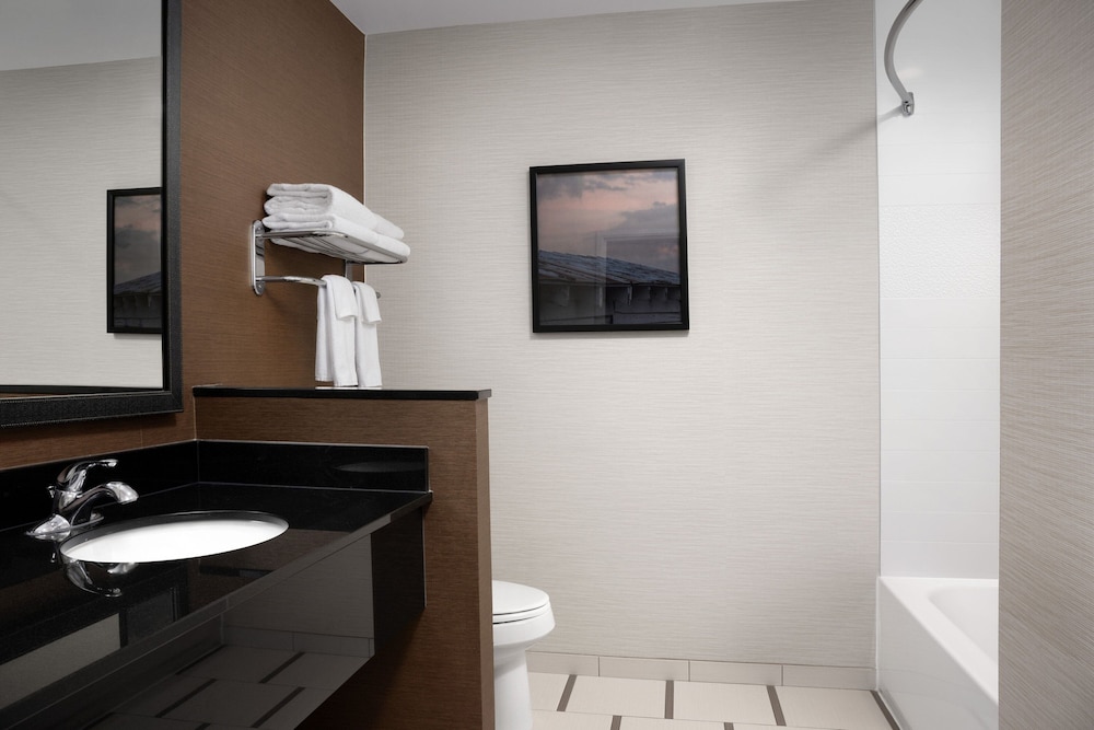 Fairfield Inn & Suites Sioux Falls Airport 48/49