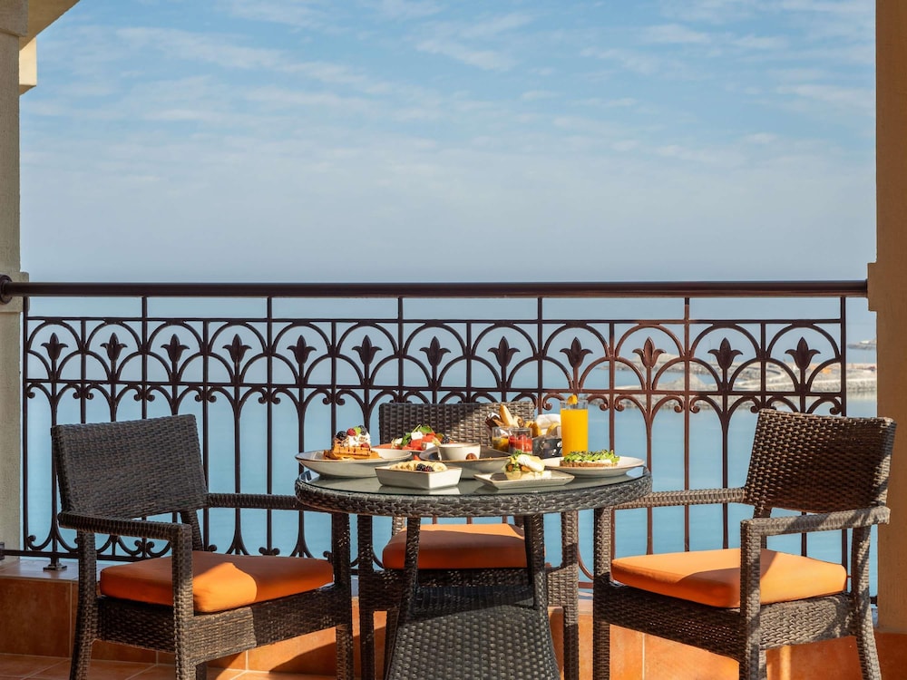 Pullman Al Marjan Island Resort 98/114