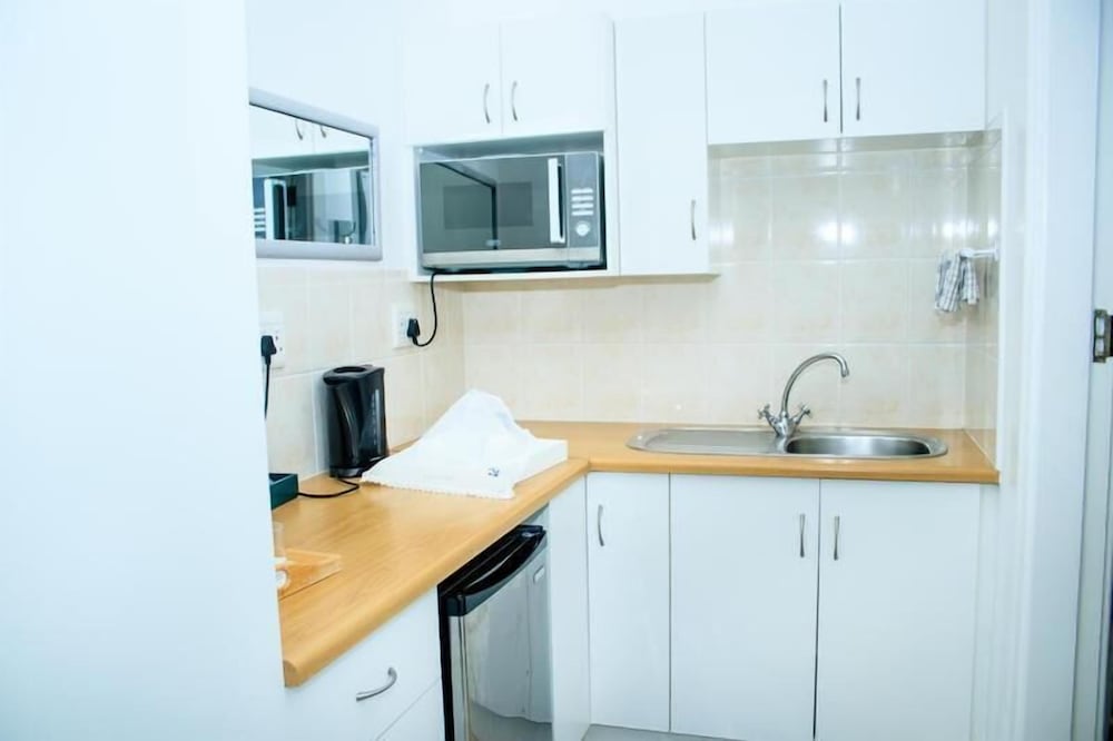 Anchorage Guest House 33/34