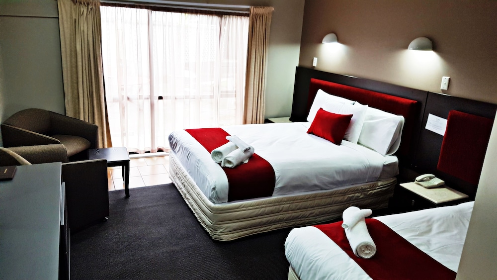 غرفة بريميوم بسرير كوين وسرير فردي، Auckland Airport Kiwi Hotel 4/9