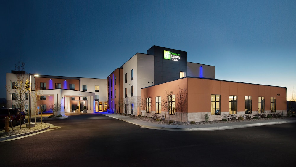 Holiday Inn Express Suites Pocatello 3/97