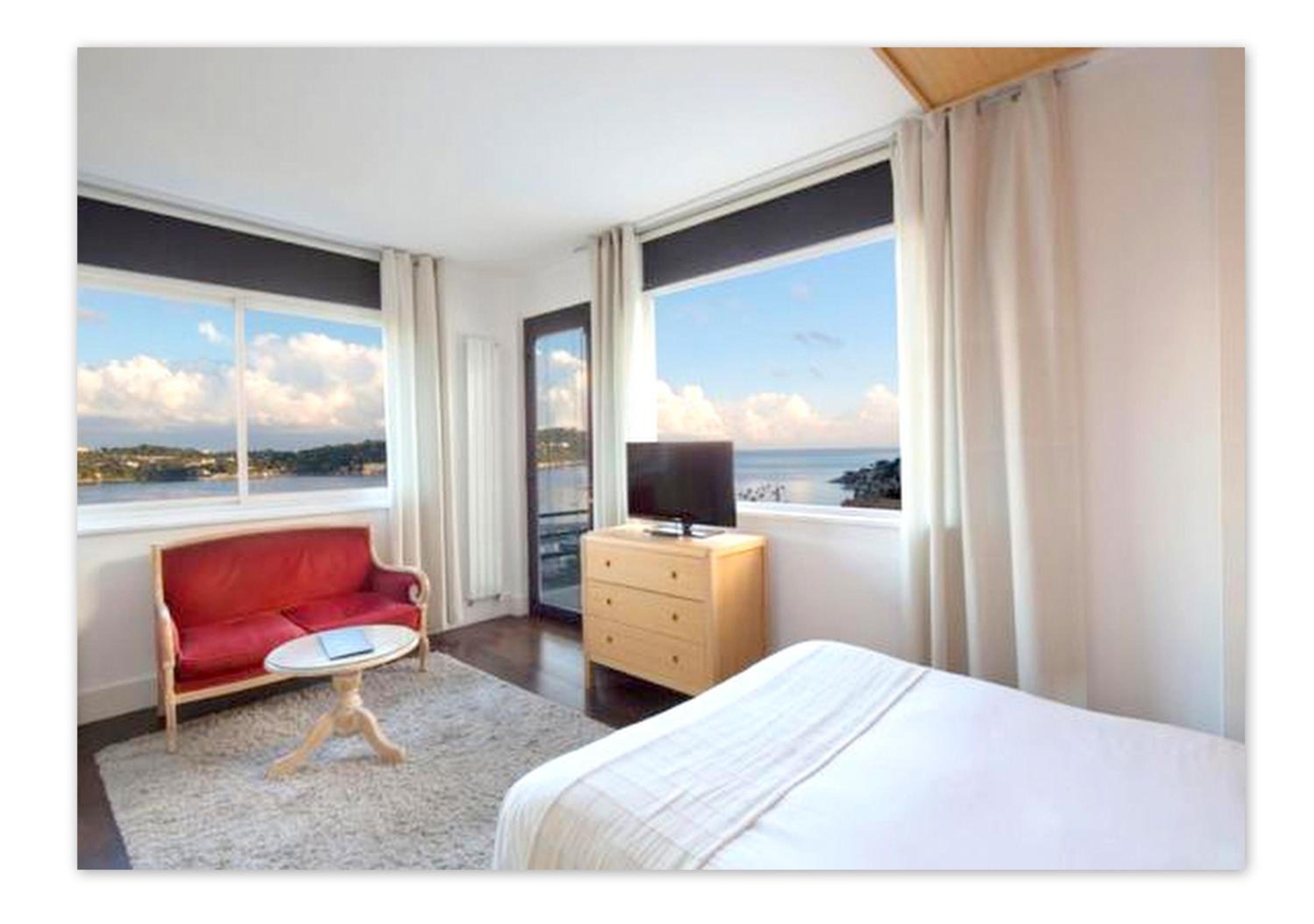 Connecting, Sea View, Balcony