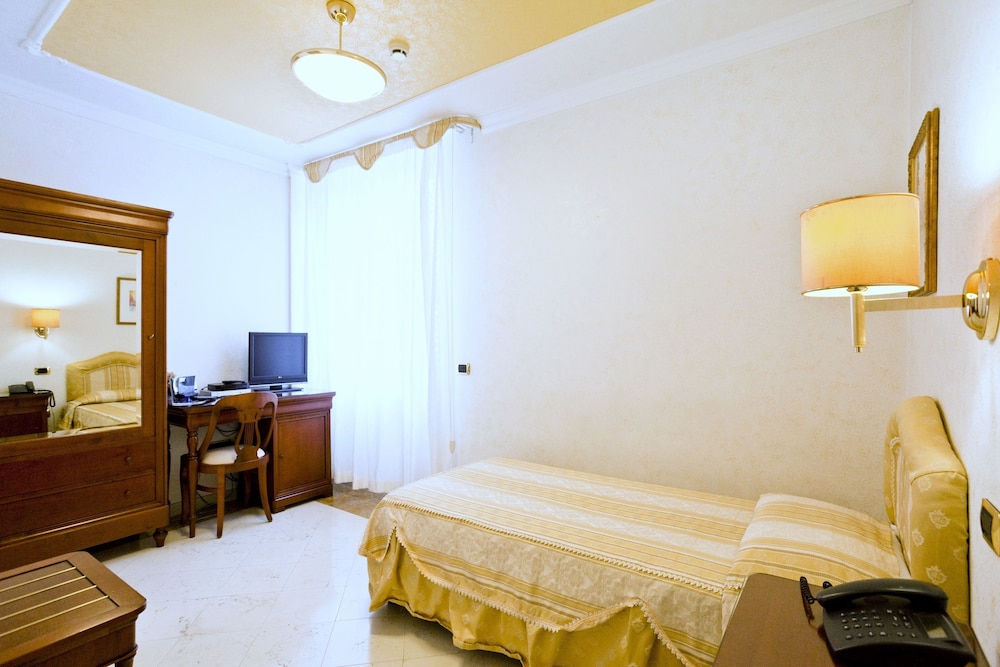 Mariano Iv Palace Hotel 22/42