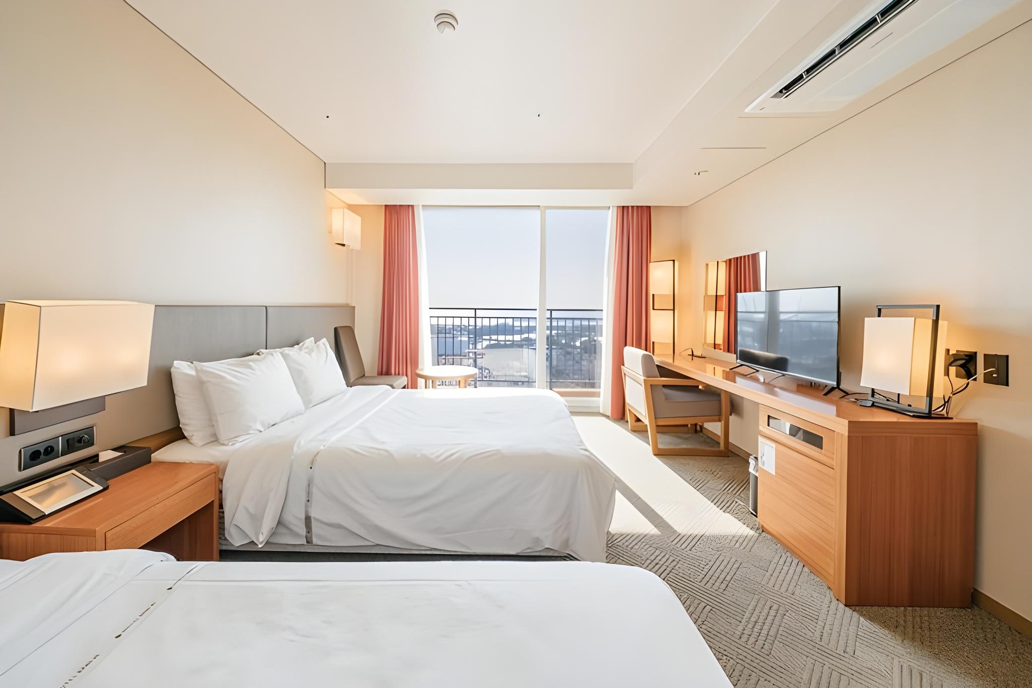 Solo, Premium, Twin Beds, Ocean View