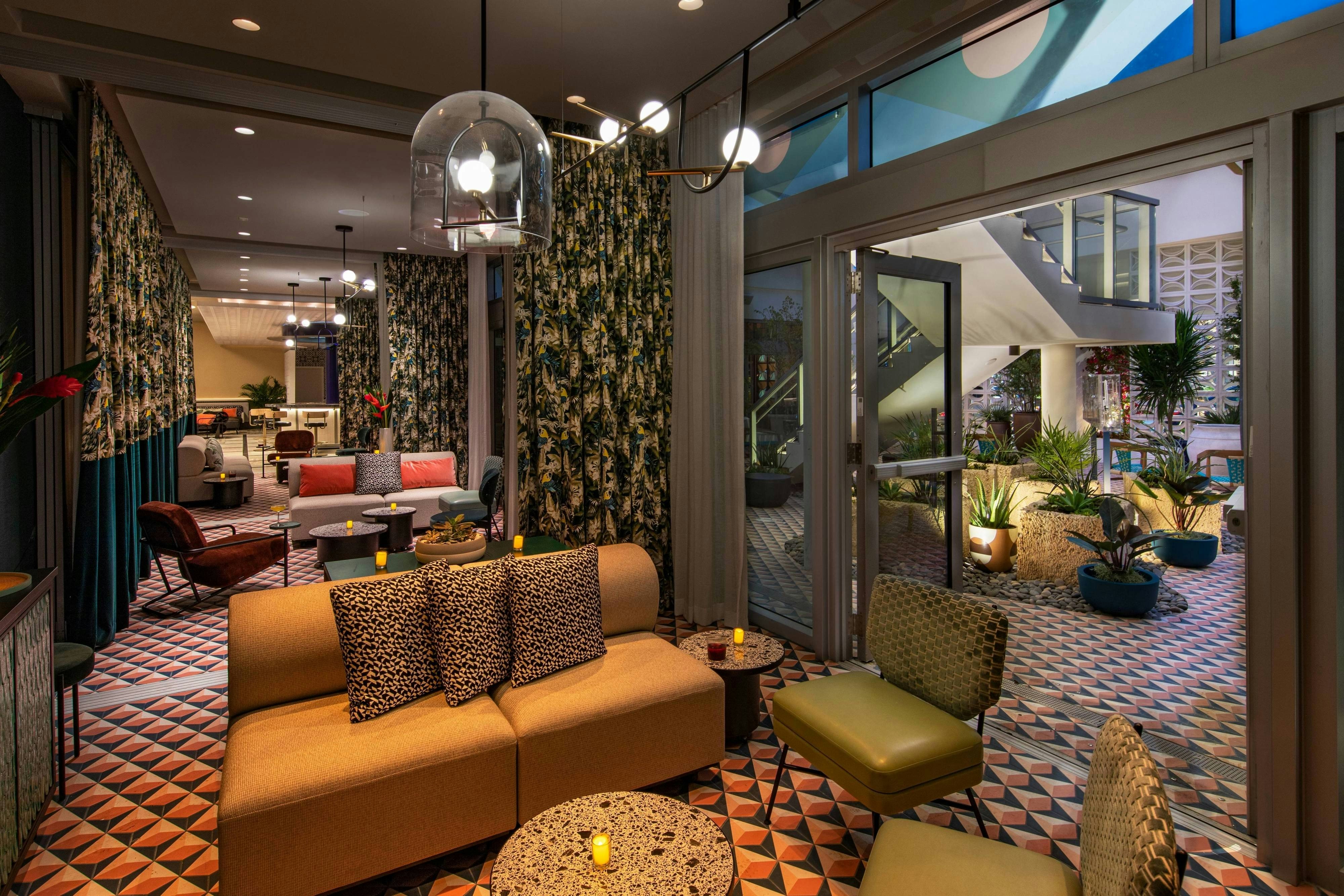 Moxy Miami South Beach 12/40