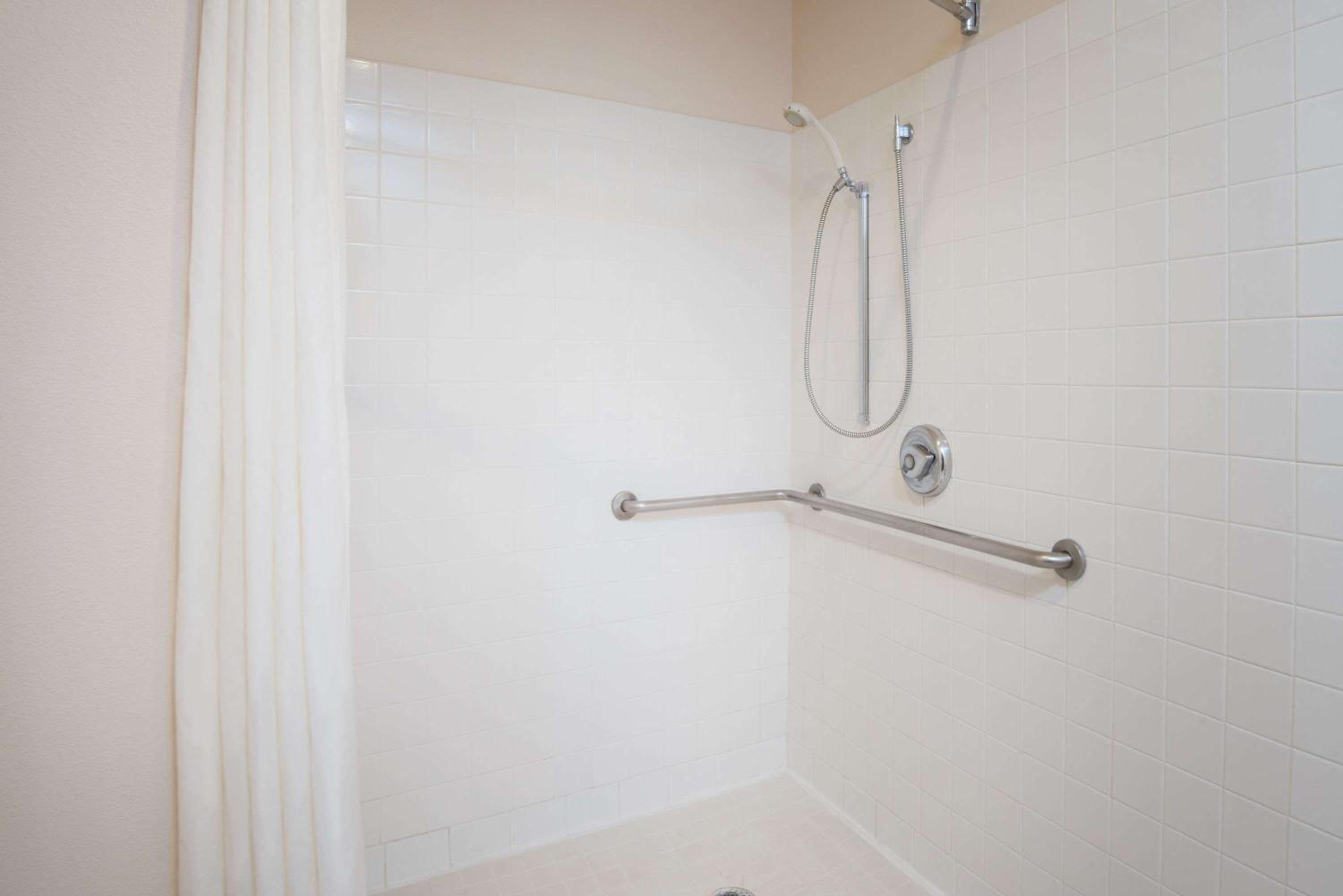 Hawthorn Suites by Wyndham Albuquerque 34/36