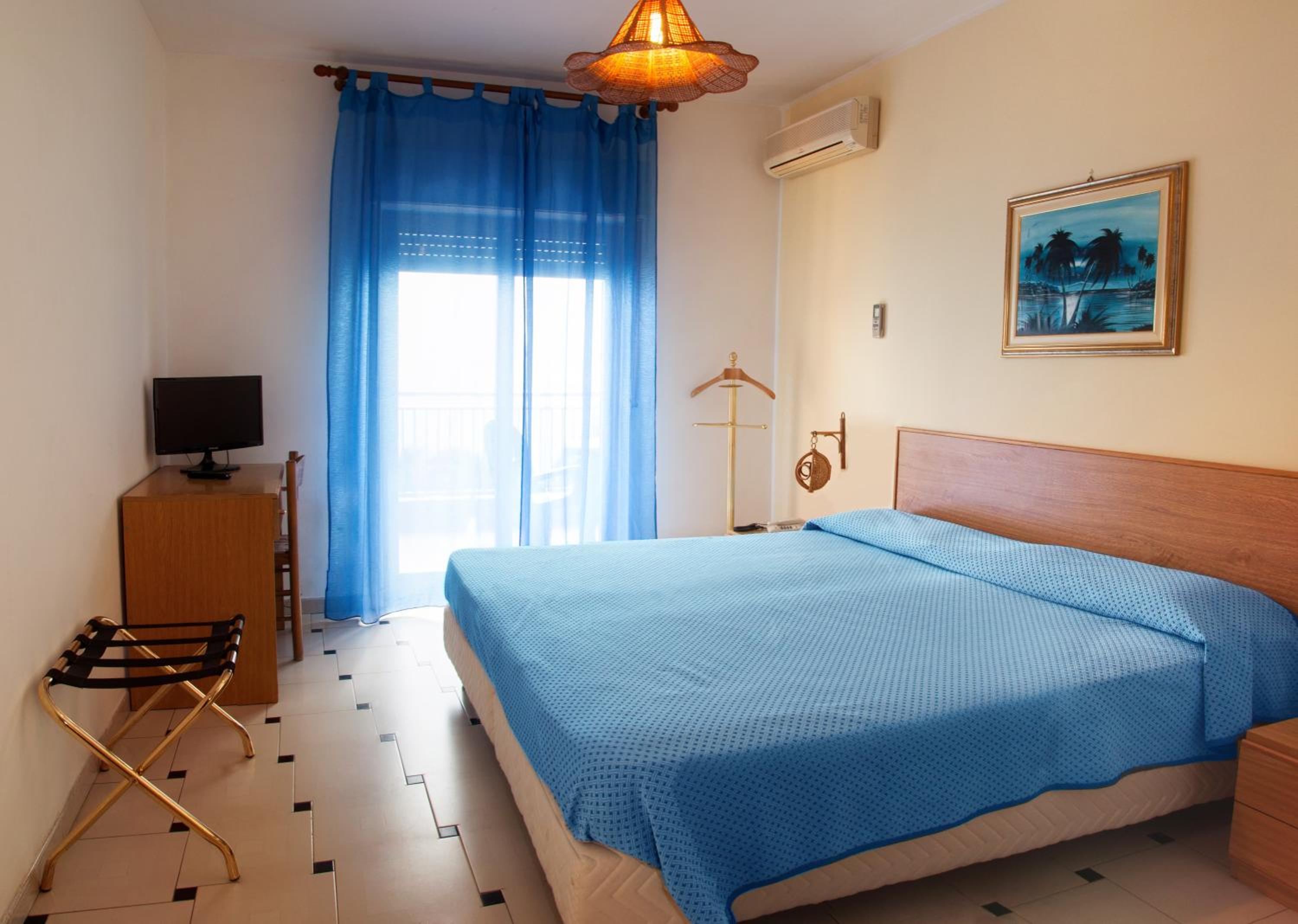 Room, Single