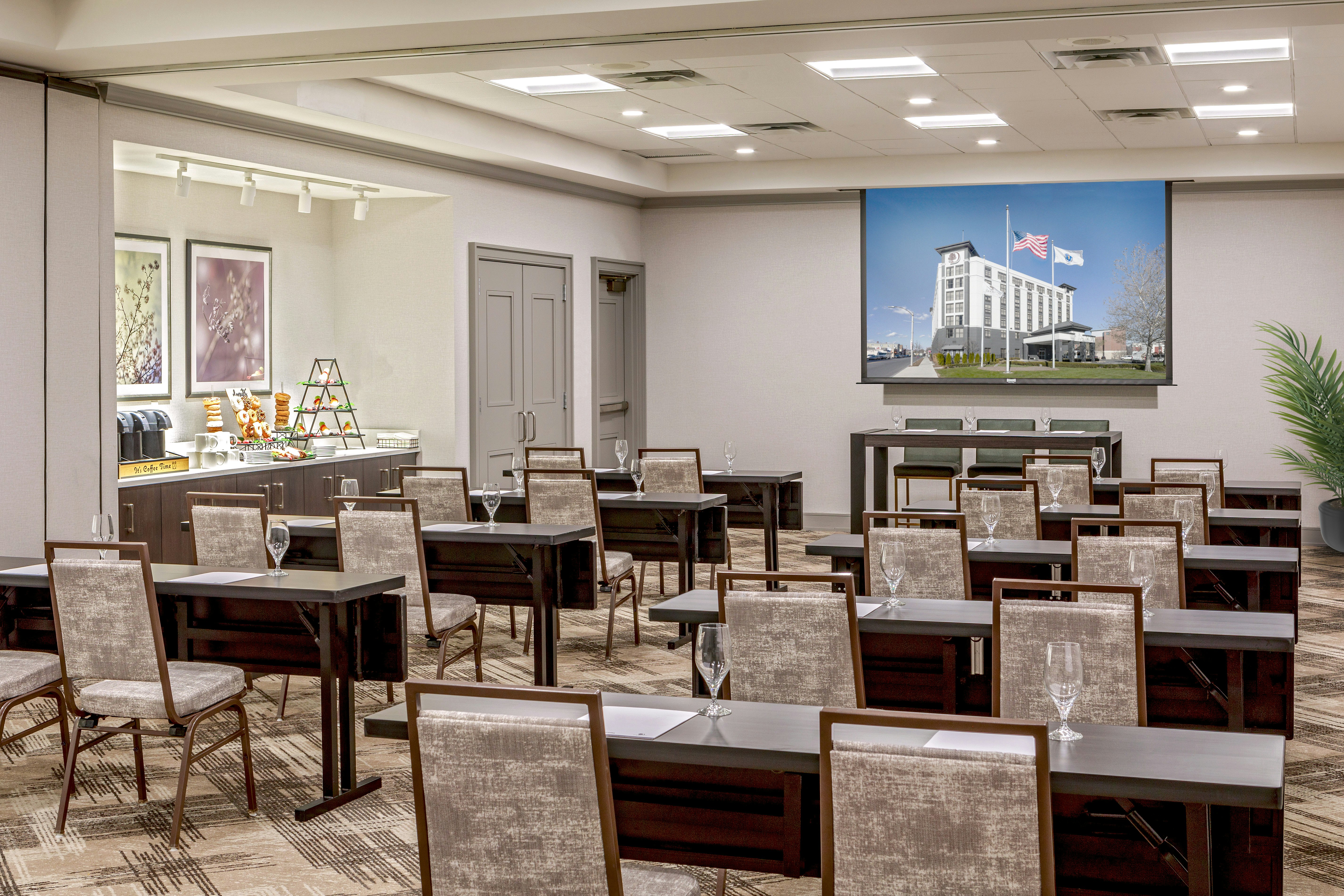Doubletree By Hilton Boston Logan Airport Chelsea 42/48