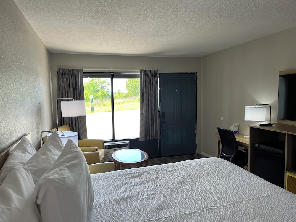 Days Inn by Wyndham Branson Ozarks 25/65