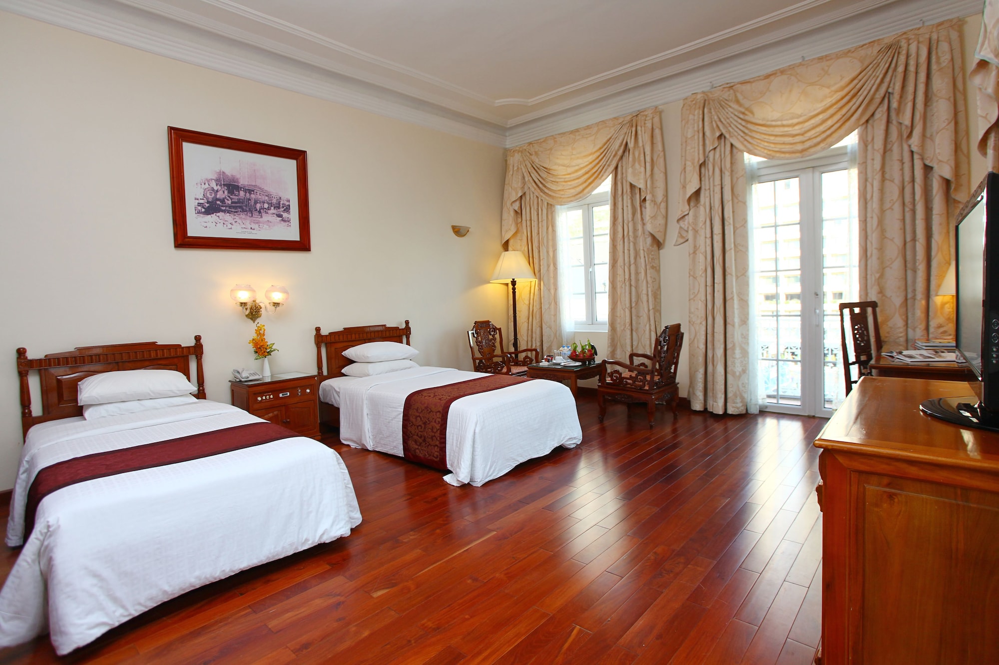 ROOM, OPERA VIEW
