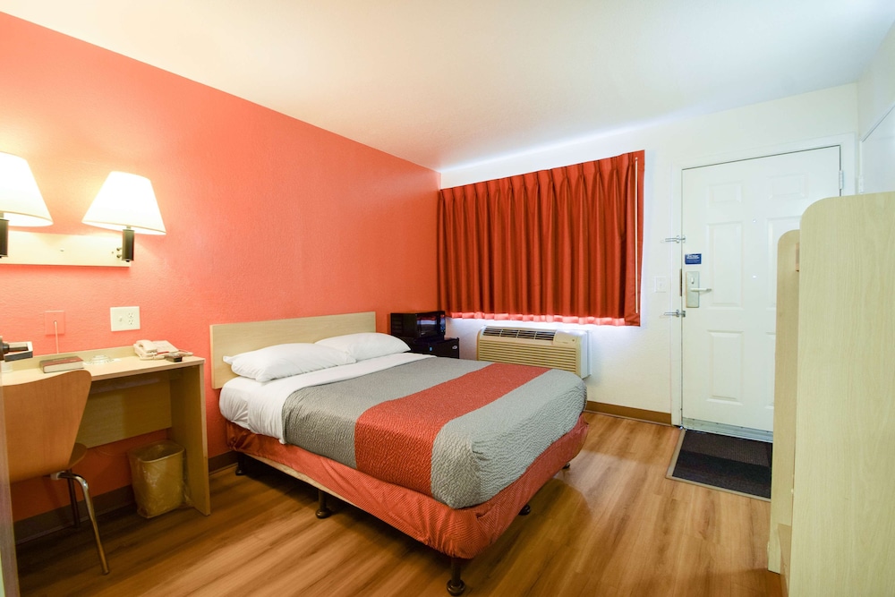 Motel6 Kelso, WA - Mt. St. Helens 14/45