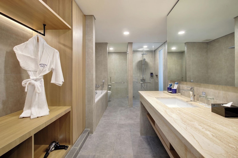 Aston Palu Hotel and Conference Center 47/47