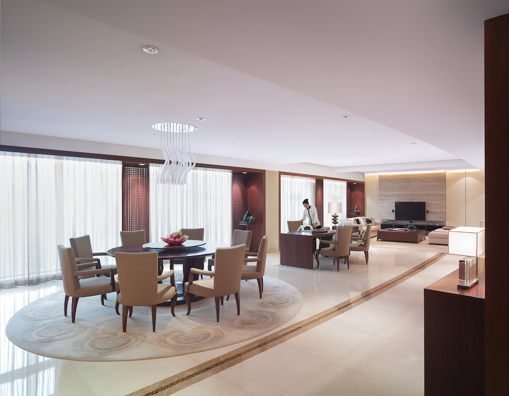 New World Wuhan Hotel 56/70