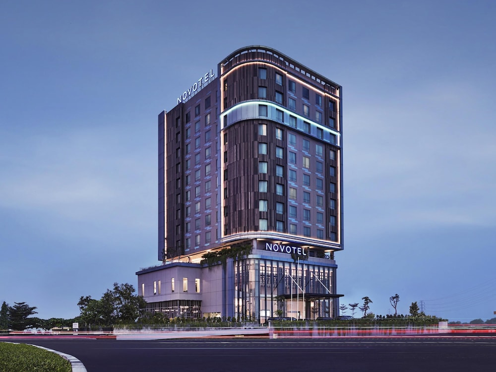Novotel Karawang 1/64