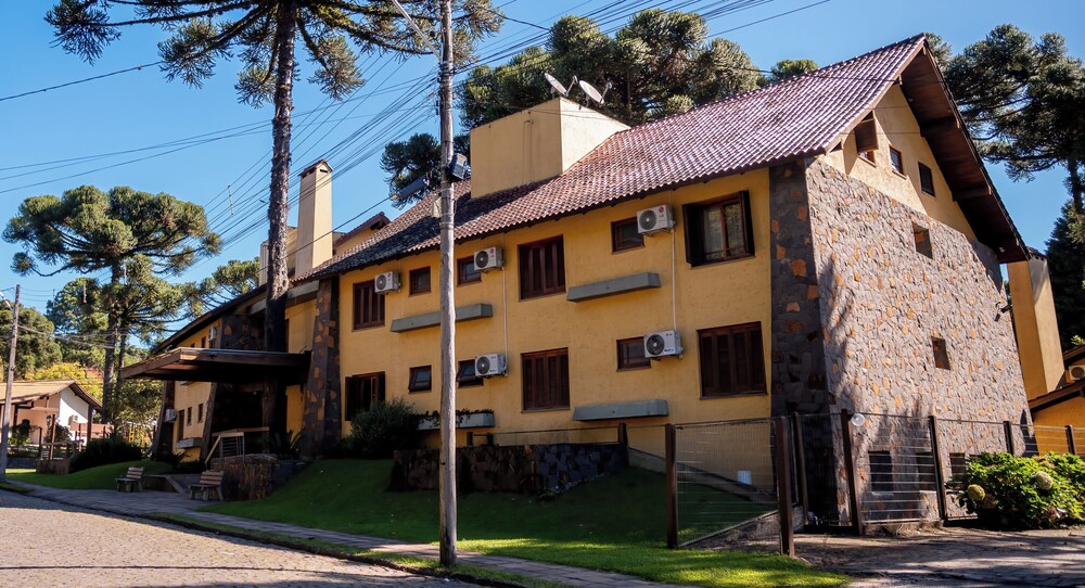 Estalagem Vila Suzana 1/50