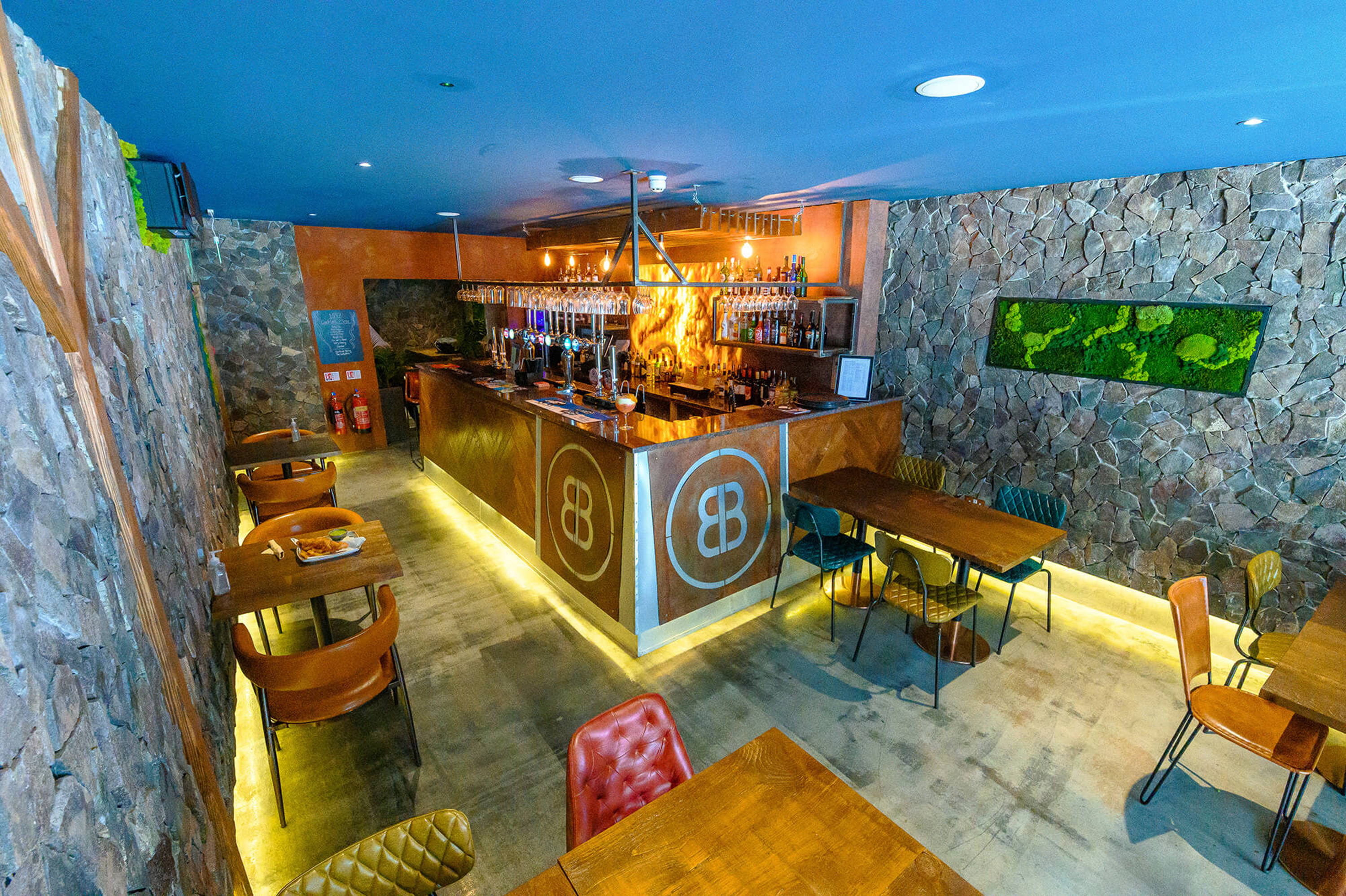 The George Hotel 7/50