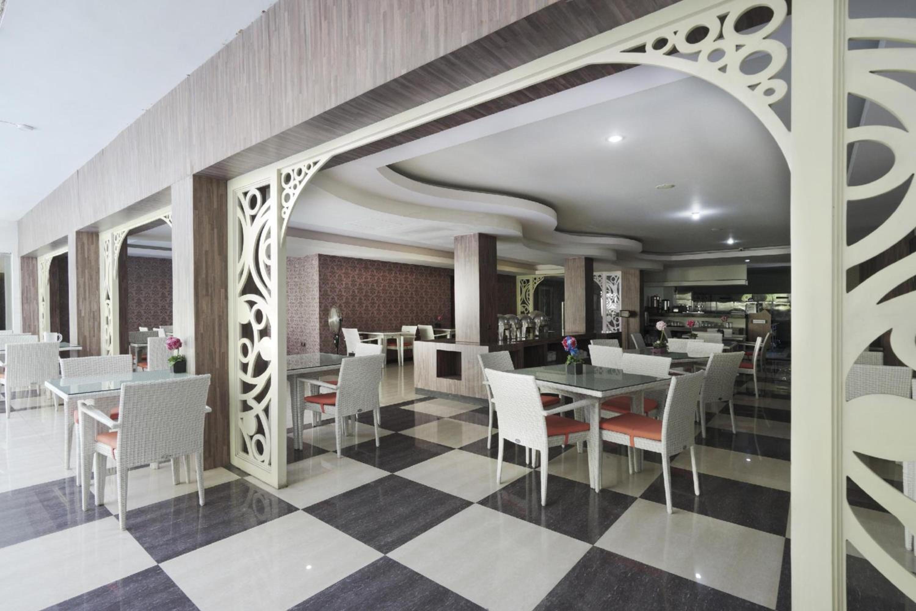 Townhouse Oak Princess Keisha 32/50