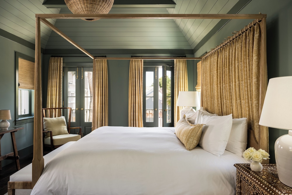DELUXE, SUITE, BUNGALOW, KING BED, BALCONY