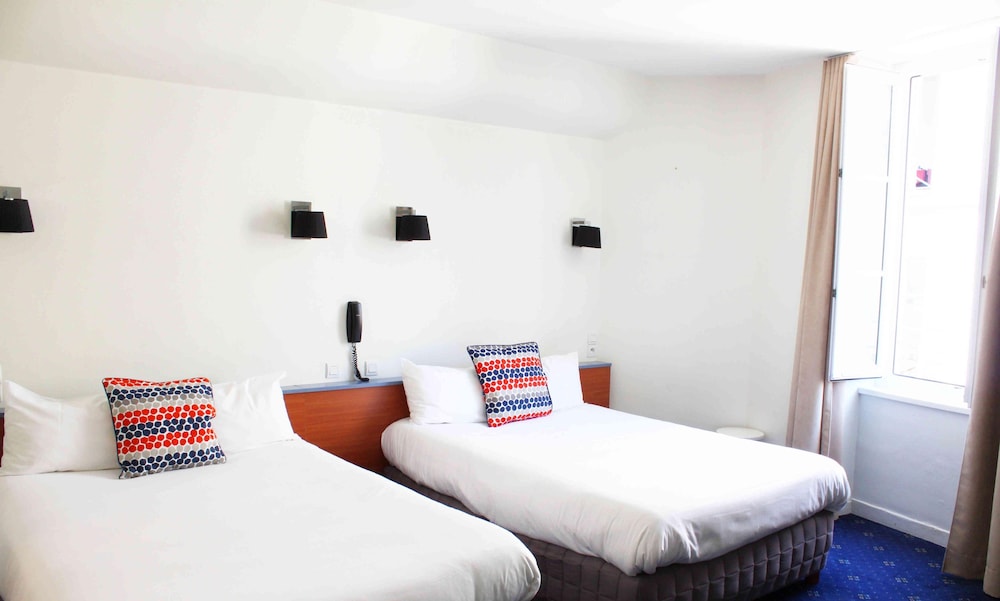 HOTEL HENRI IV 12/69