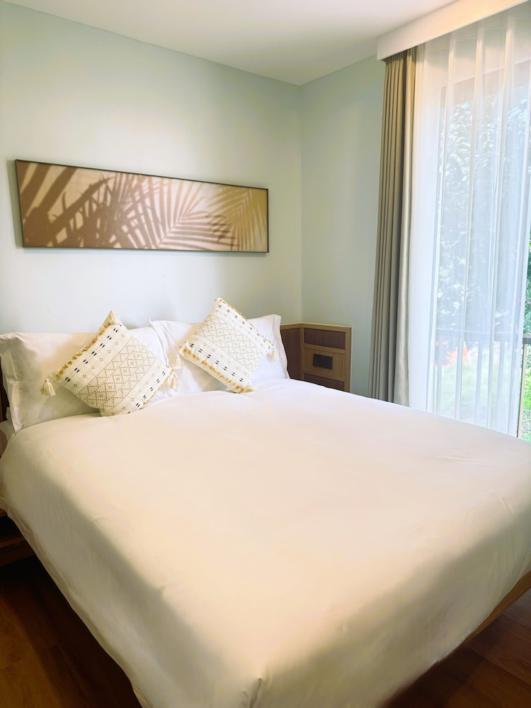 CLASSIC, QUEEN BED