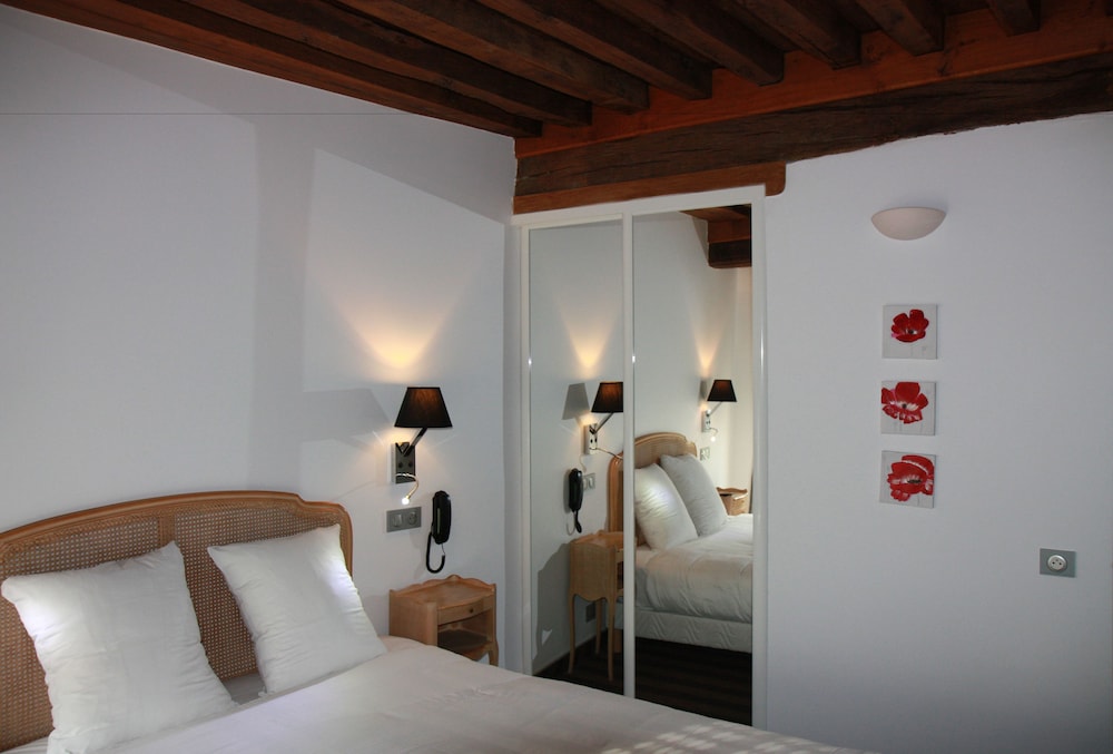 Henry Ii Hotel 44/59