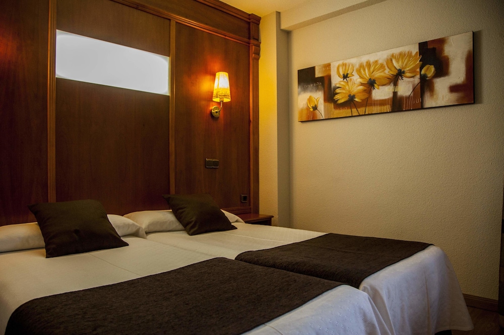 Hotel Mozarbez Salamanca 10/30