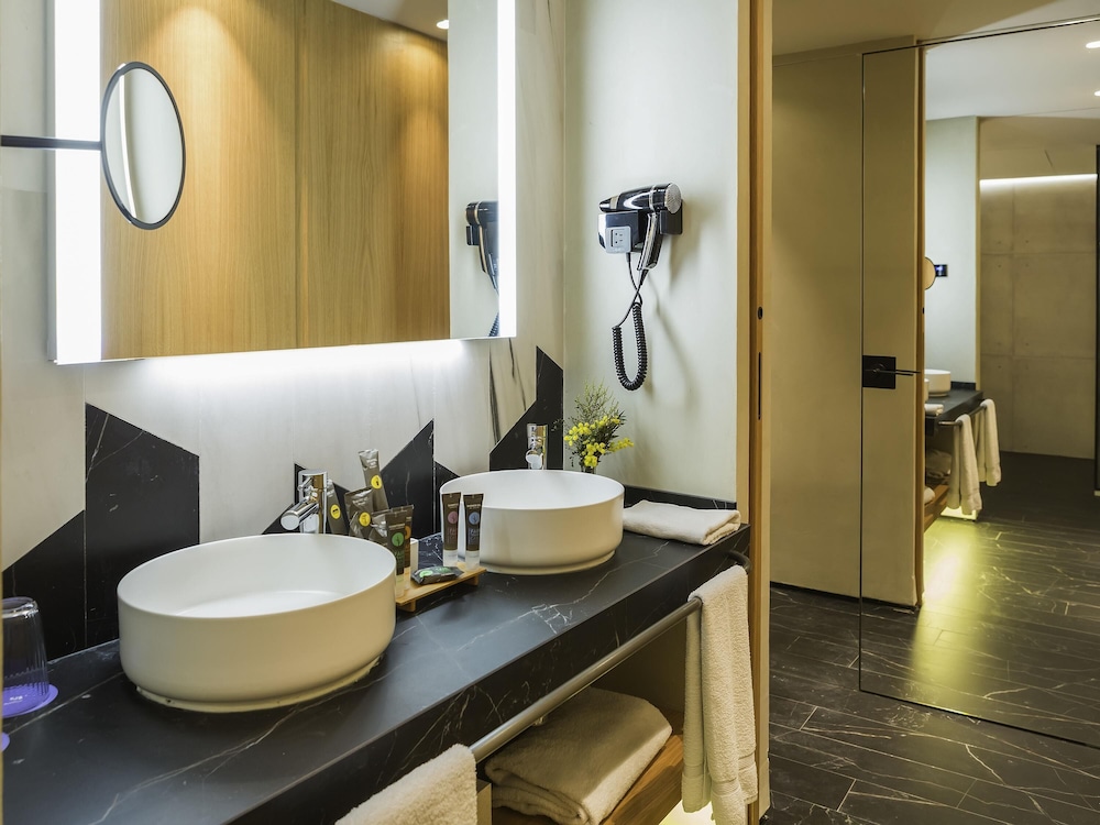 Novotel Sevilla 77/77