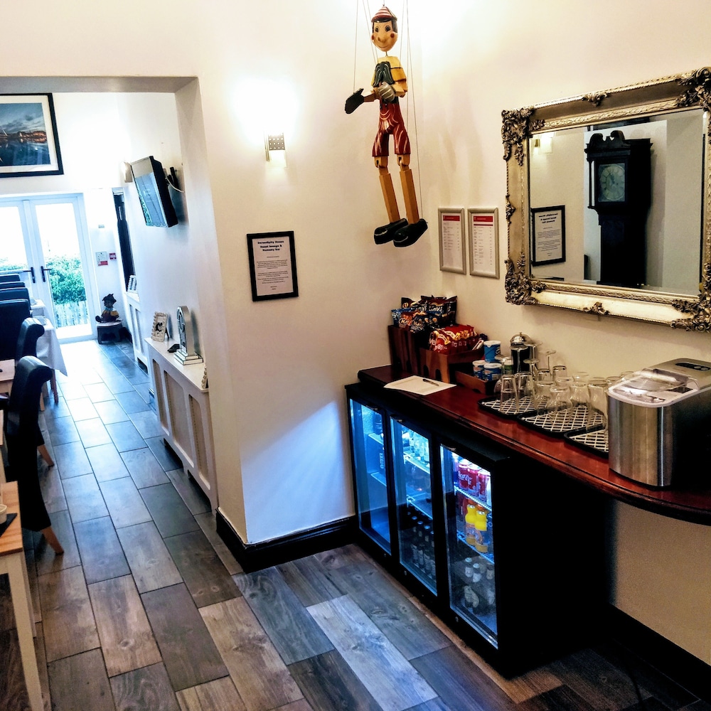 Serendipity House 5/49