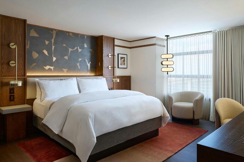 1 Bedroom, Presidential, Suite, King Bed, Runway View