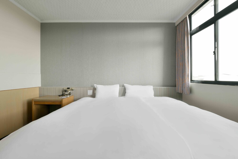 Back Home Hotel 25/50
