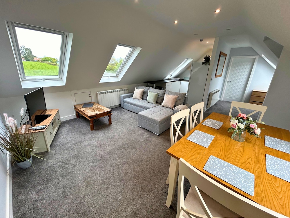 New Forest Lodge 26/37