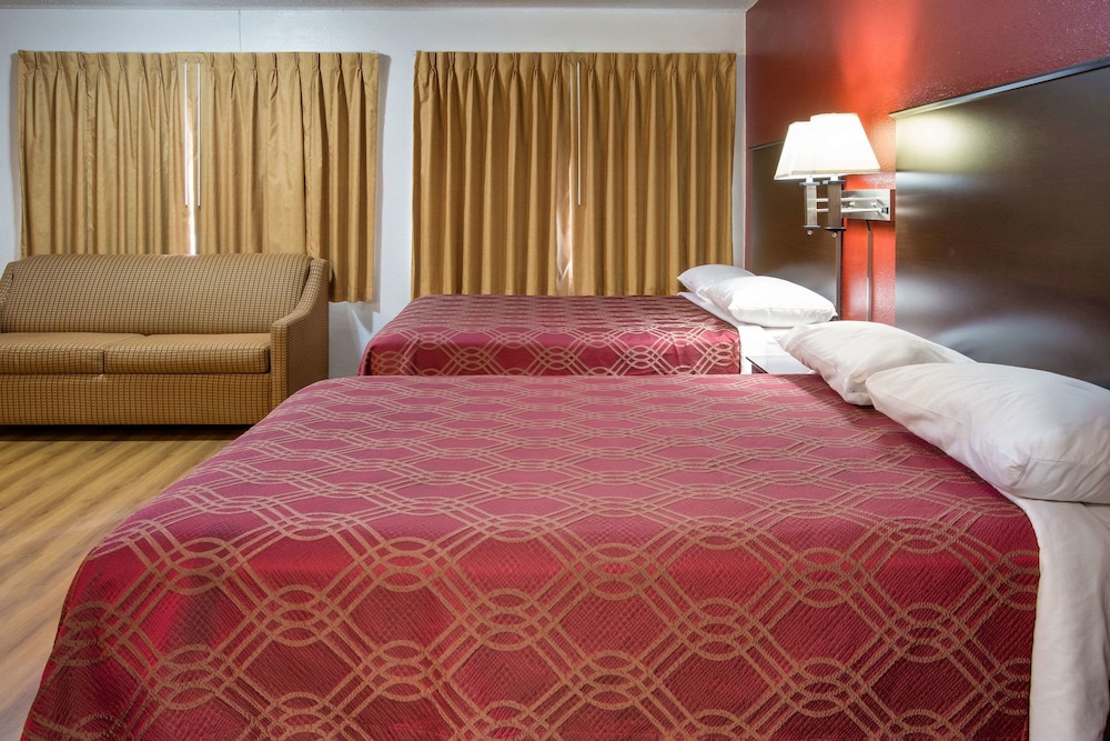 Bend Inn Suites Ex Econo Lodge 8/28