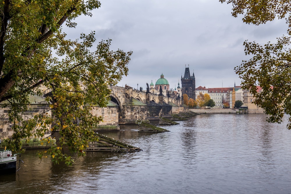 Charles Bridge Hostel & Apartments 87/98