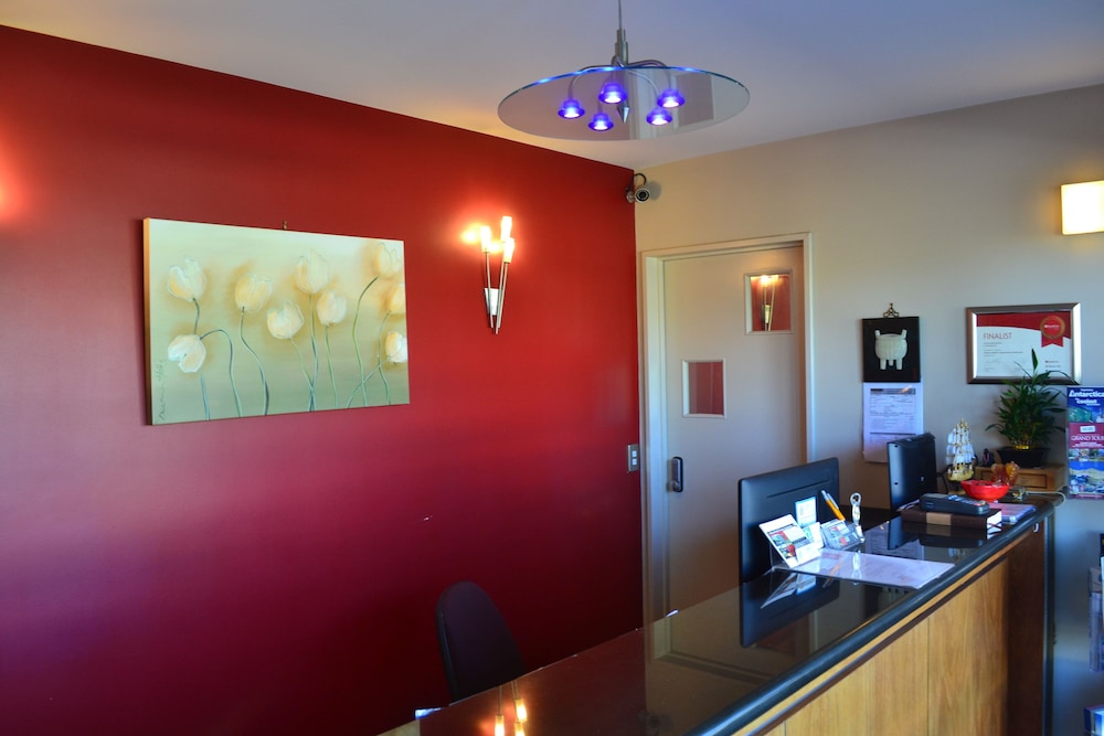 Athena Motel & Apartments 47/48