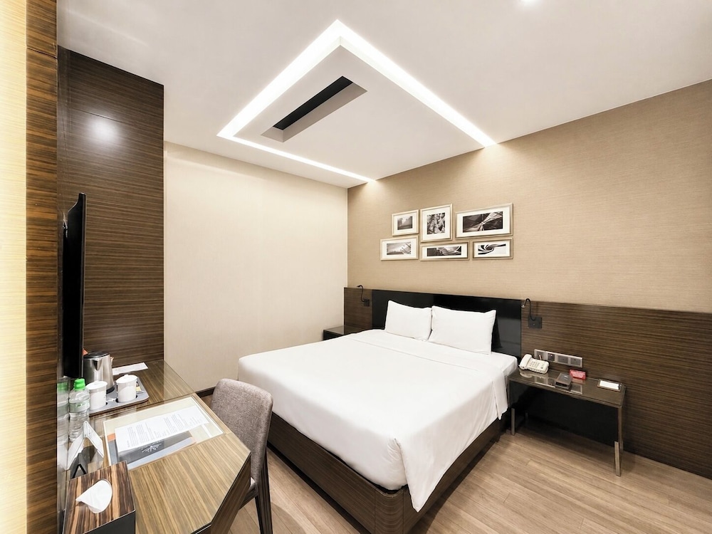 Superior, Queen Bed, No Window، QUEEN ANN HOTEL 8/10